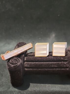 Swank Vintage Geometric Gold Tone Mother of Pearl Cufflinks & Tie Clip